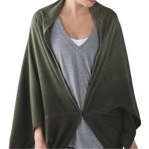Lululemon mindful wrap 
VGUC 
Sf/Pf